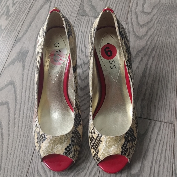 Beautiful shoes by Guess 🌷🌷🌷 - Picture 7 of 12